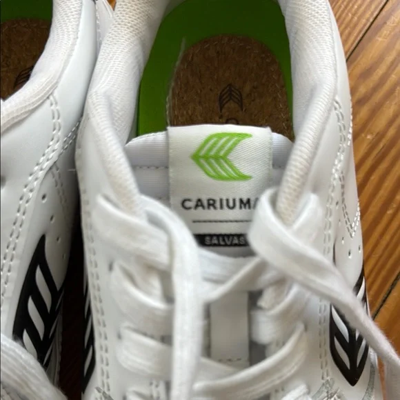 Cariuma Salvas White and Black leather Sneakers, 6.5 - Picture 5 of 9